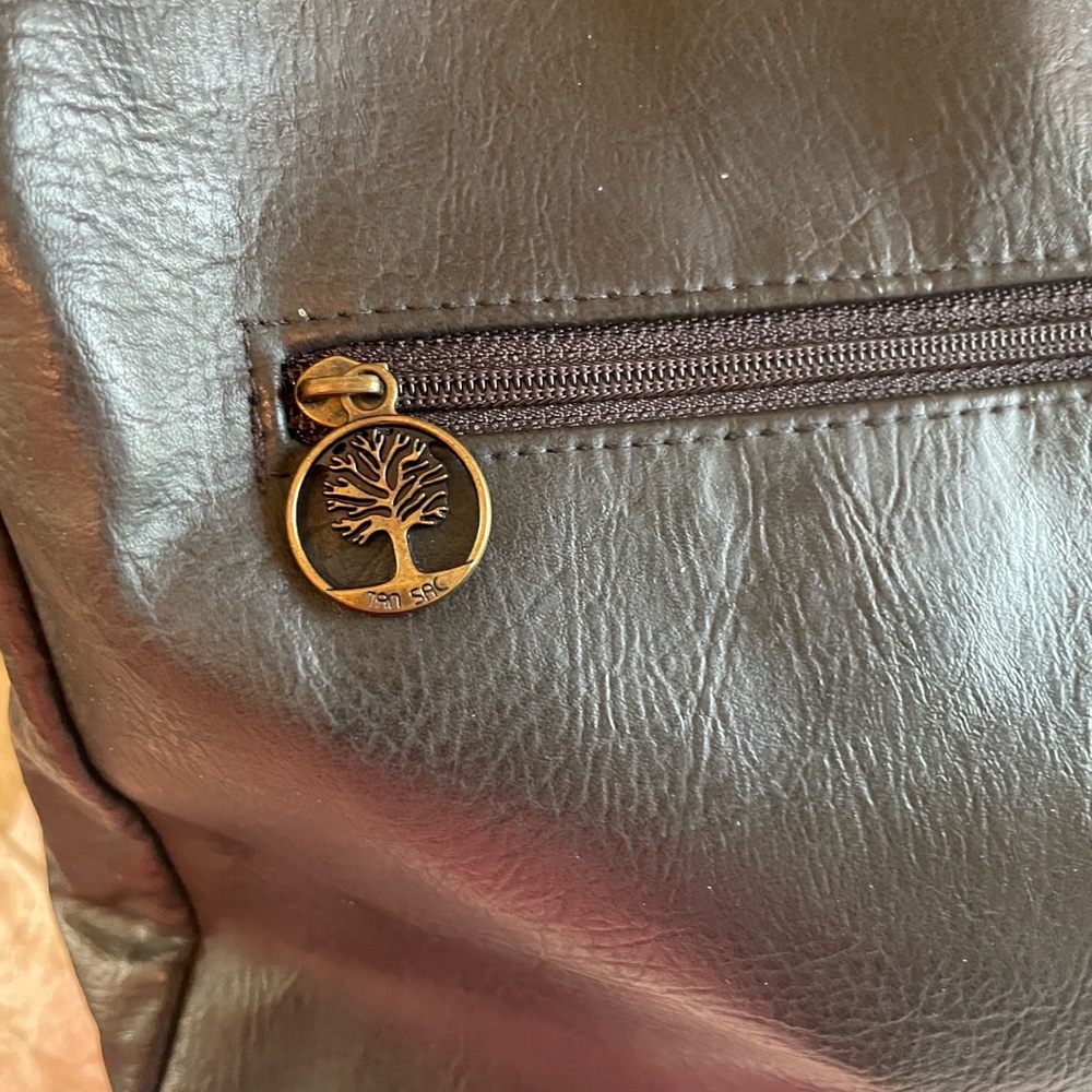 Sleek Black Leather Men's Messenger Bag